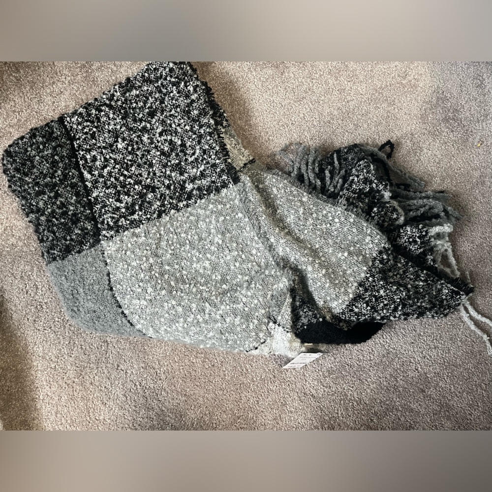 Black & White Scarf